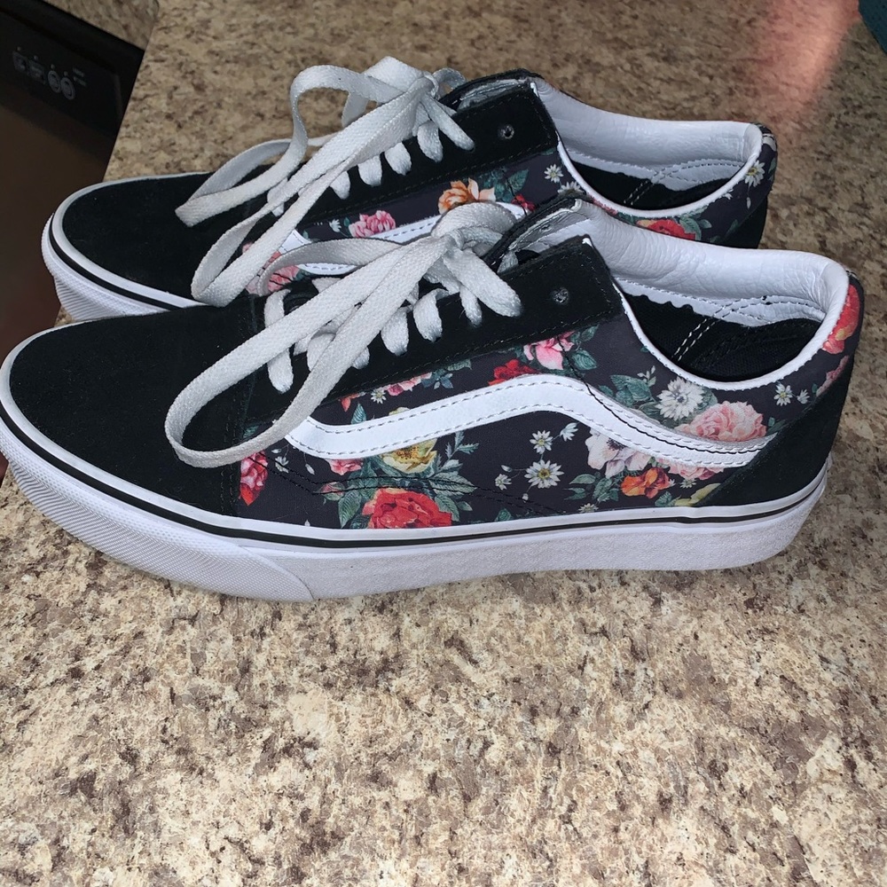 Women’s vans size 9